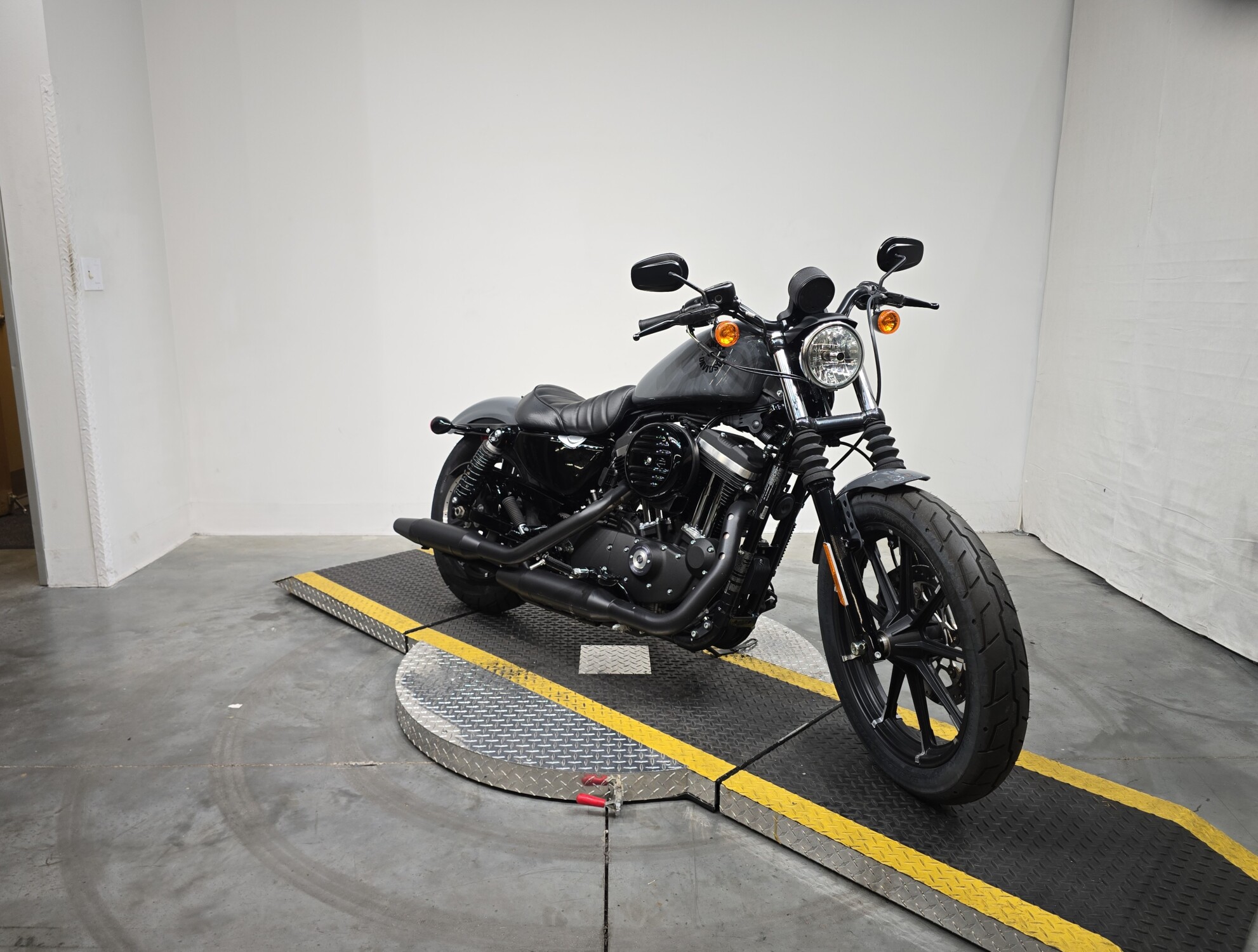 XL 883N 2022 Iron 883<sup>™</sup>