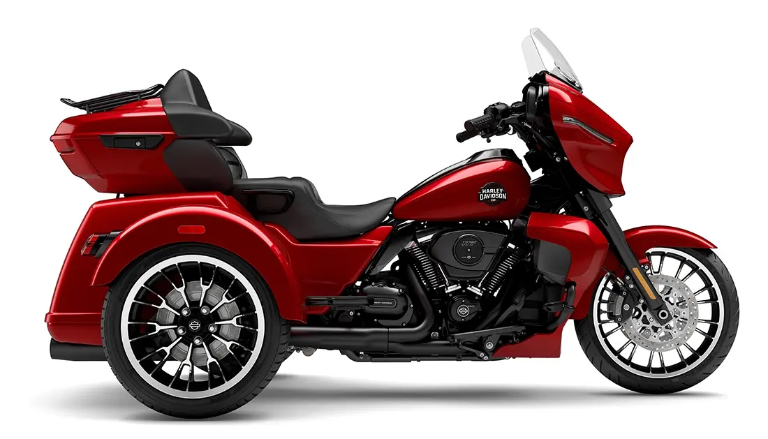 2026 Harley-Davidson FLHLT Street Glide 3 Limited in Brilliant Red with black trim with 10 miles