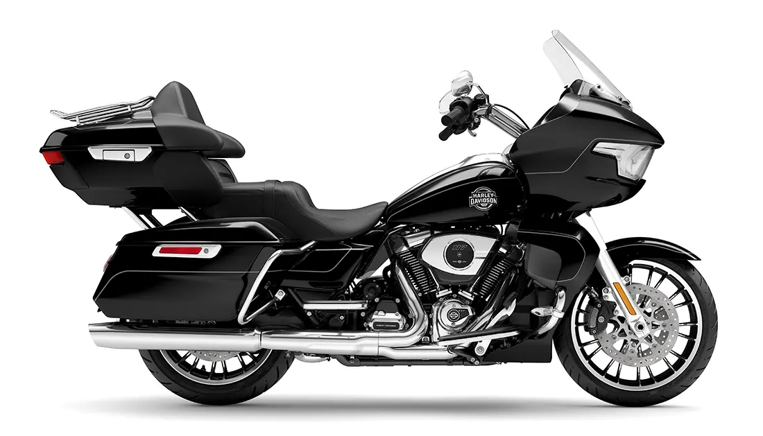2026 Harley-Davidson® Road Glide Limited Vivid Black Chrome Trim