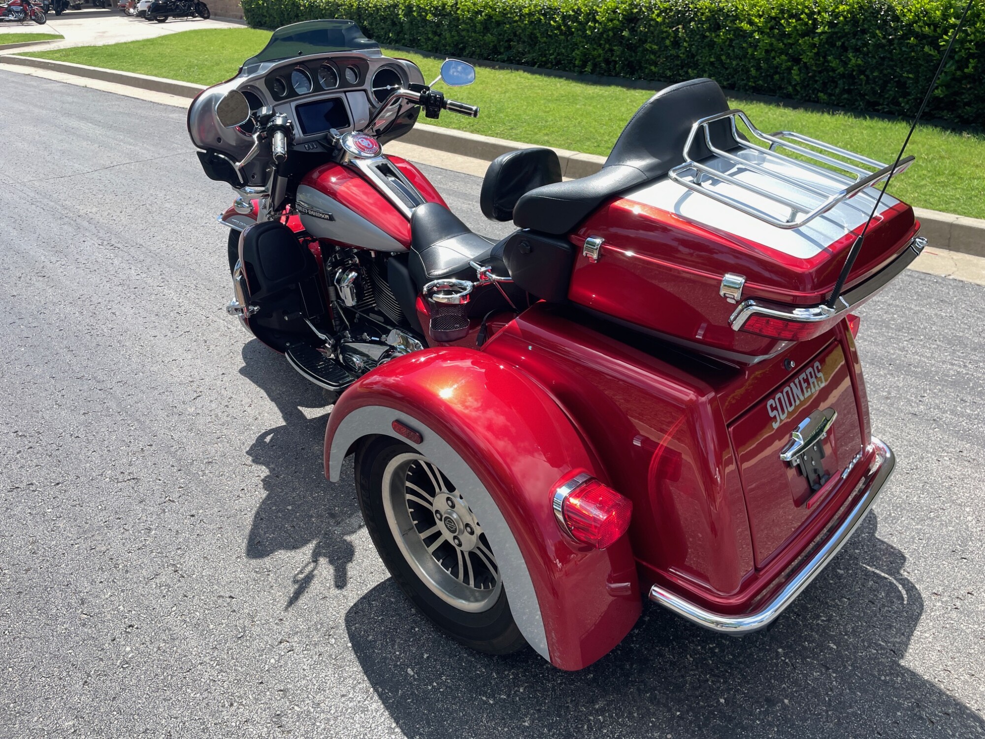 2019 Harley-Davidson® Tri Glide® Ultra FLHTCUTG, photo 11