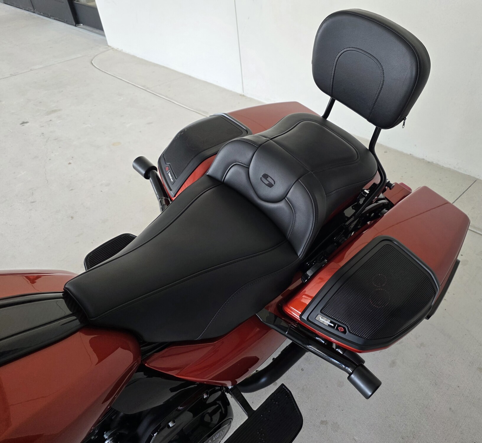 2024 Harley-Davidson® Street Glide® Whiskey Fire - Black Finish, photo 15