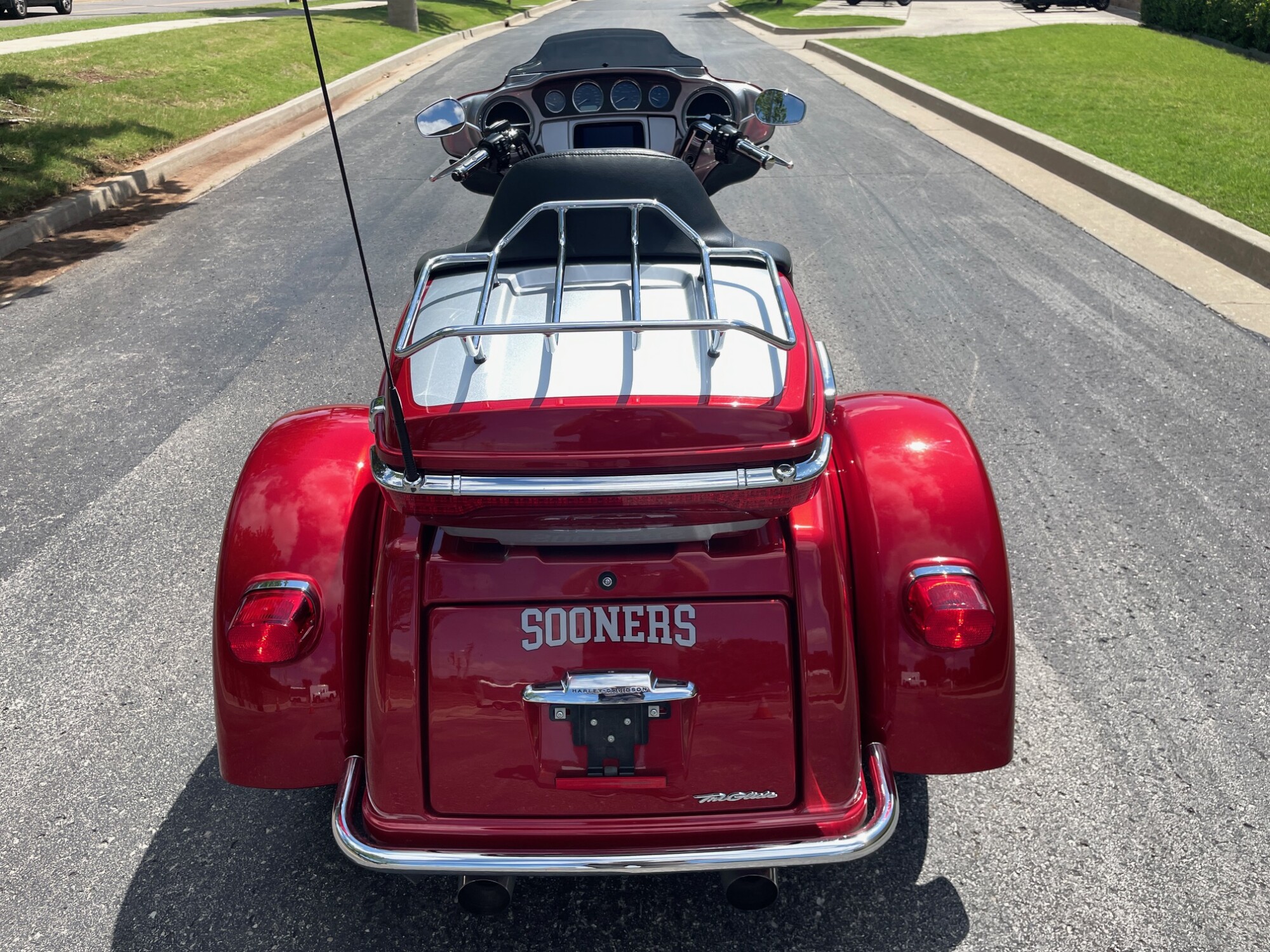 2019 Harley-Davidson® Tri Glide® Ultra FLHTCUTG, photo 13