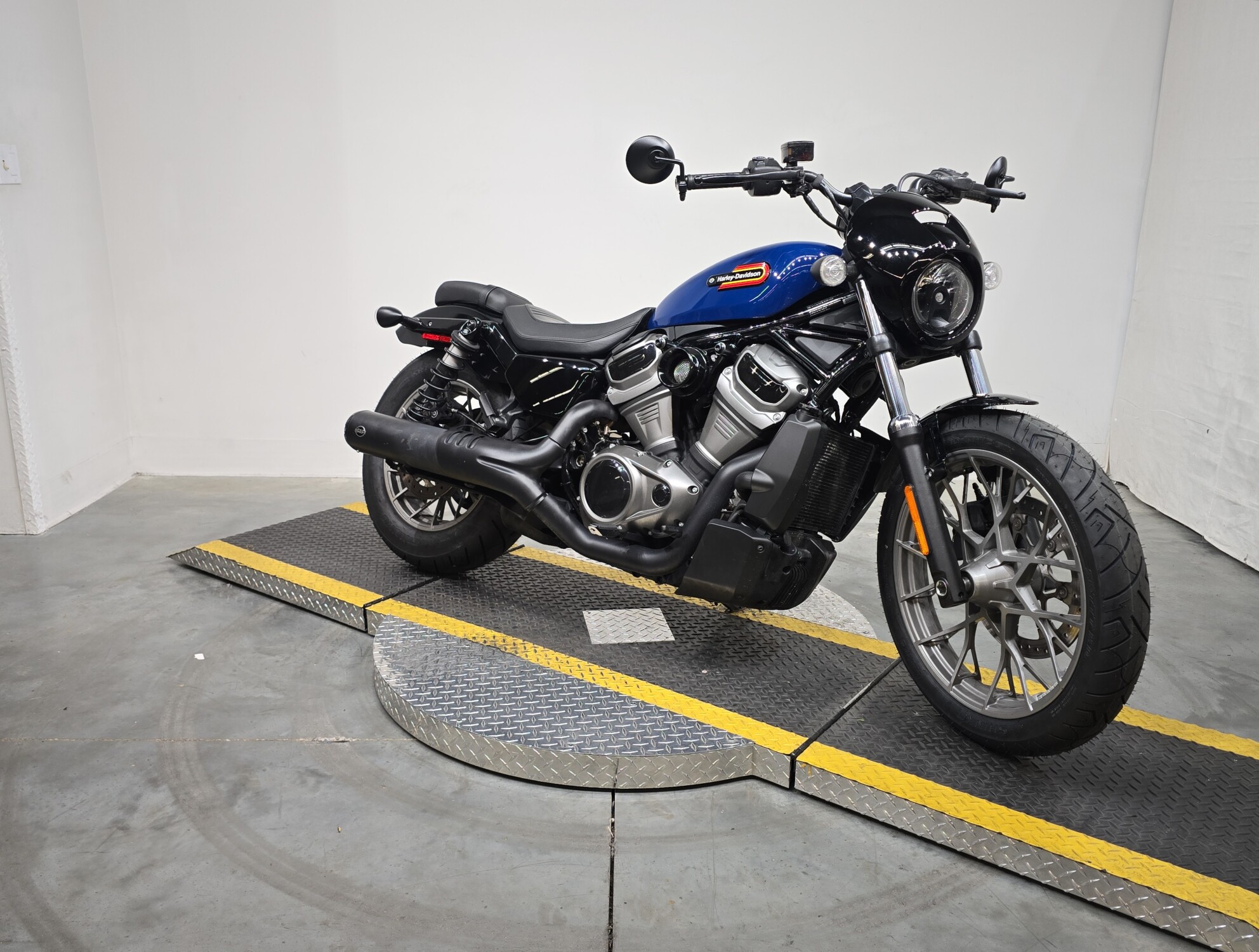 RH975S 2023 Nightster™ Special