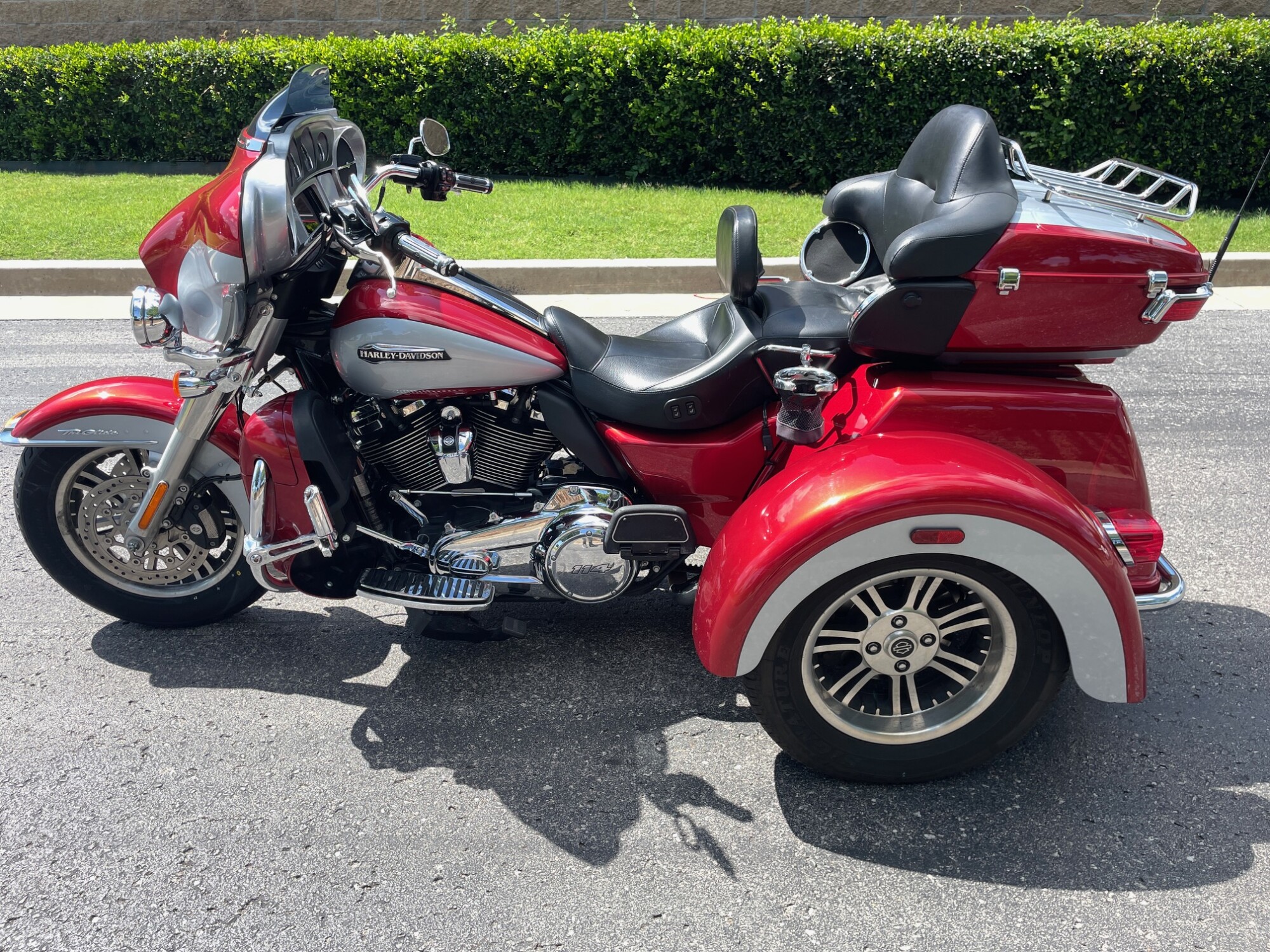2019 Harley-Davidson® Tri Glide® Ultra FLHTCUTG, photo 9