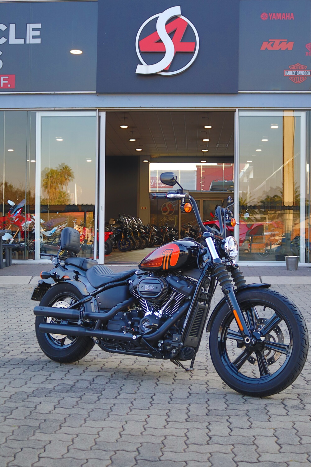 2022 Harley-Davidson® Street Bob® 114 Vivid Black