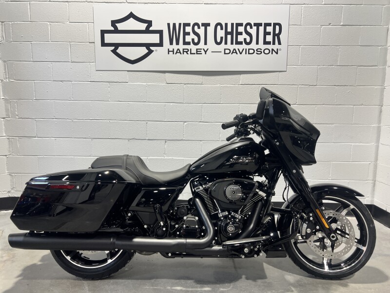 2026 Harley-Davidson® Street Glide® Vivid Black FLHX