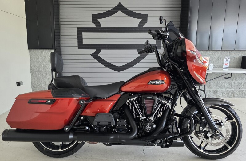 2024 Harley-Davidson® Street Glide® Whiskey Fire - Black Finish