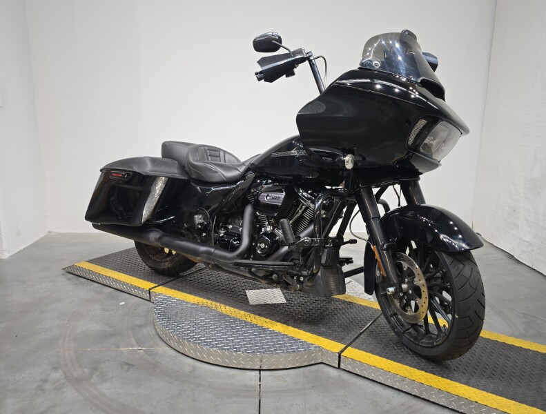 FLTRXS 2018 Road Glide® Special