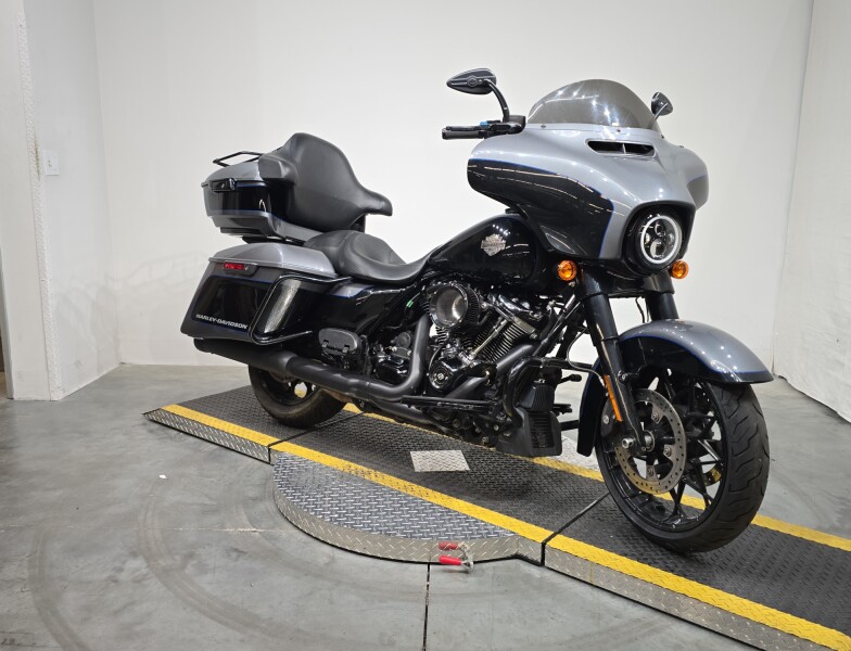 FLHXS 2021 Street Glide® Special