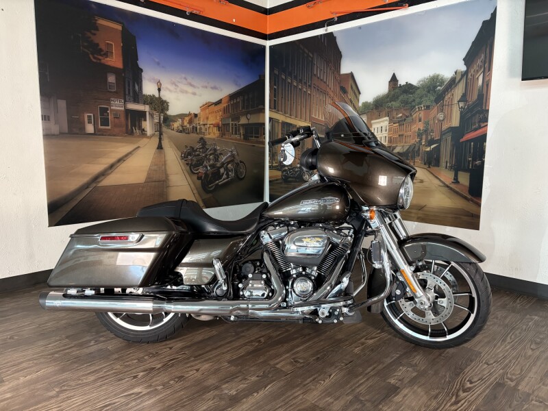 2021 Harley-Davidson® Street Glide® River Rock Gray