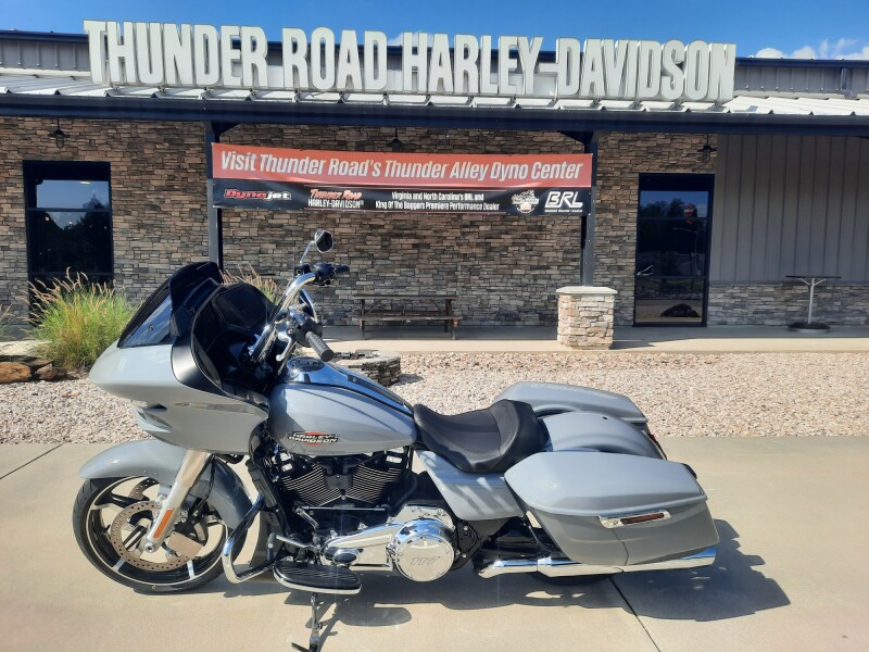 2026 Harley-Davidson® Road Glide® Dark Billiard Gray Chrome Trim