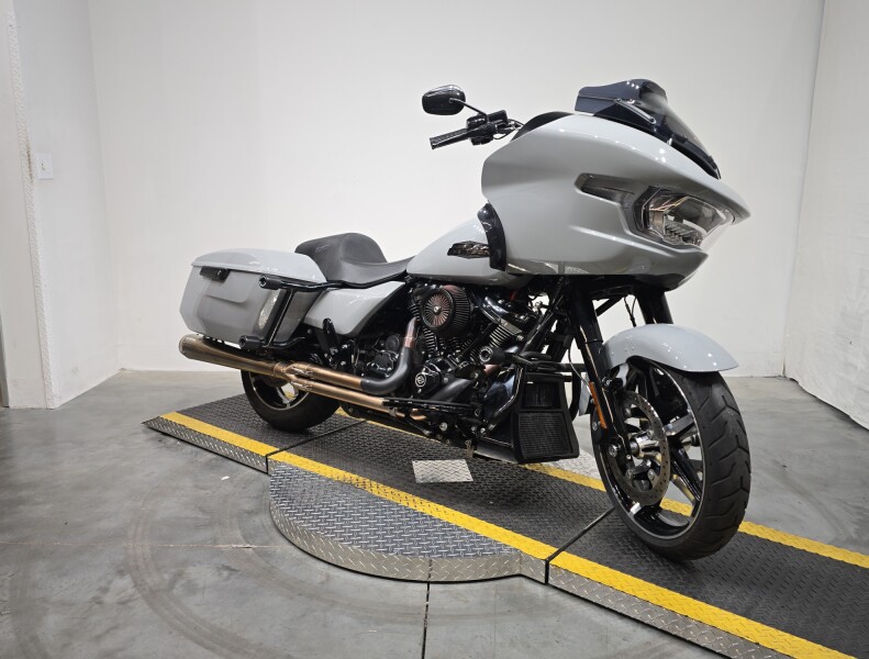 FLTRX 2024 Road Glide®