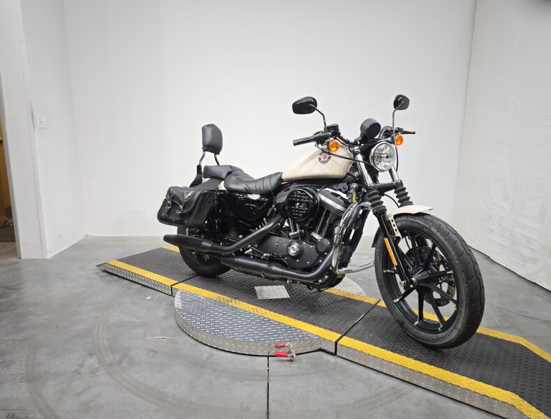 XL 883N 2022 Iron 883™