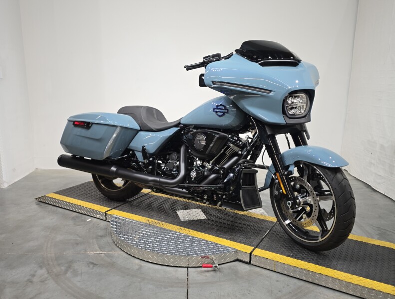 FLHX 2024 Street Glide®