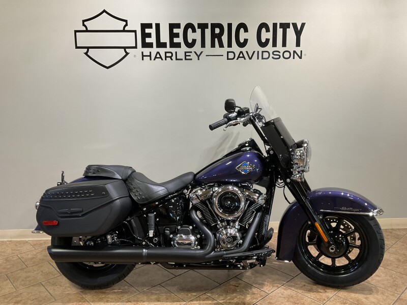 2026 Harley-Davidson® Heritage Classic Purple Abyss Black Cast Wheels  FLHC