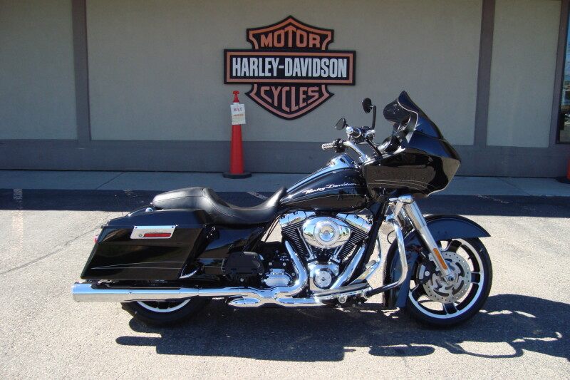 2012 Harley-Davidson® Road Glide® Custom Vivid Black