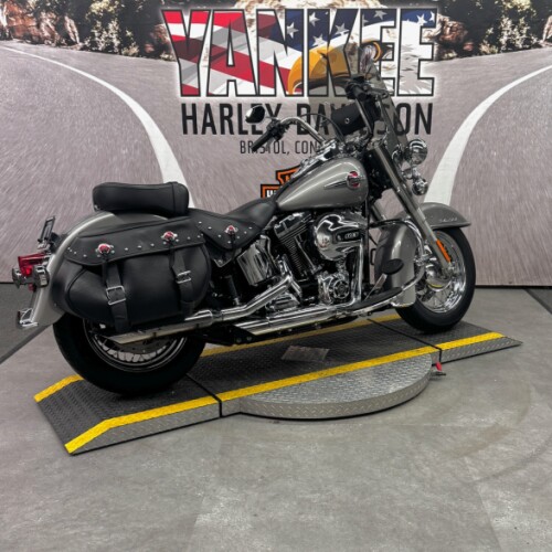 2016 FLSTC Heritage Softail® Classic thumb 3