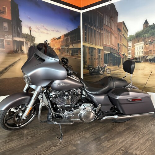 2017 Harley-Davidson® Street Glide® Special Charcoal Denim thumb 3