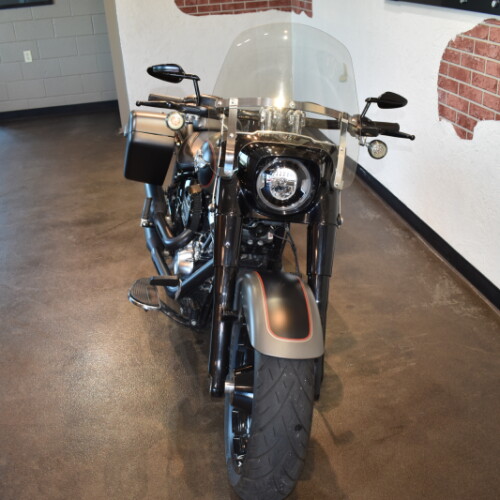 2019 Harley-Davidson® Fat Boy® 114 Industrial Gray Denim/Black Denim thumb 2