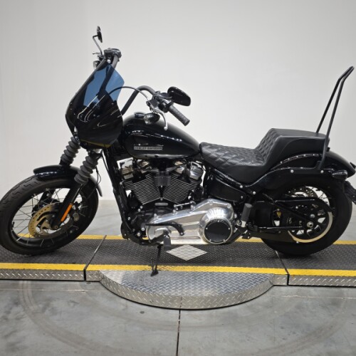 FXBB 2025 Street Bob® thumb 1
