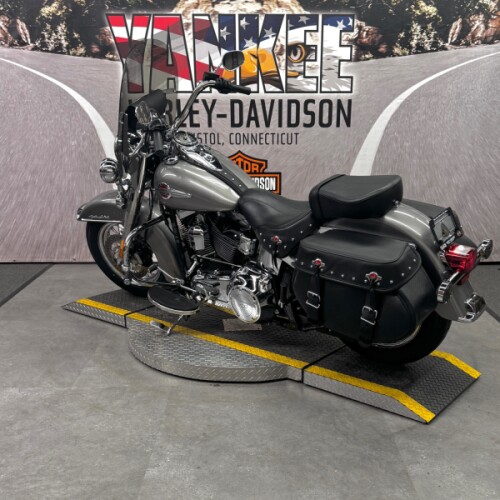 2016 FLSTC Heritage Softail® Classic thumb 1