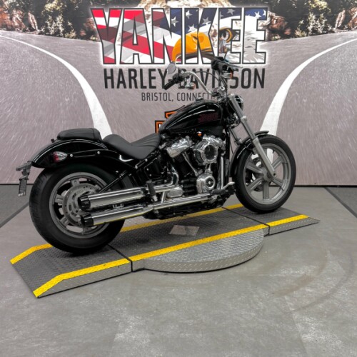 2024 FXST Softail® Standard  thumb 3