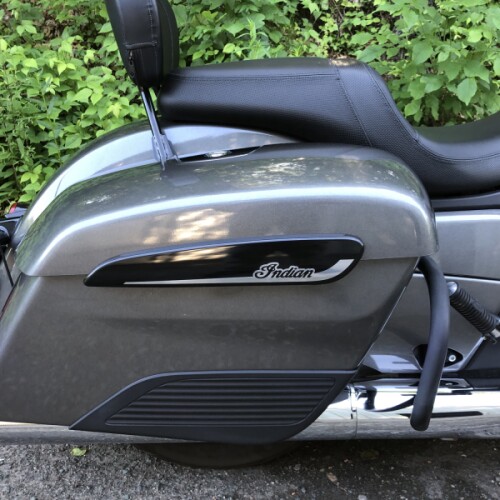 2020 Indian Motorcycle Challenger Titanium Metallic thumb 2