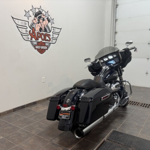 2020 Harley-Davidson® Street Glide® Midnight Blue thumb 2