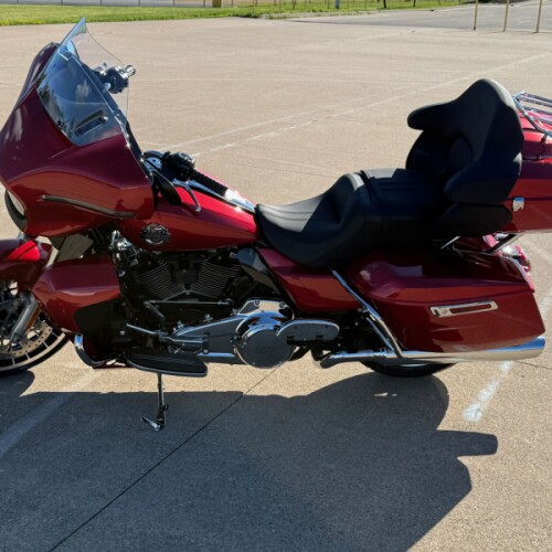 2026 Harley-Davidson® Street Glide Limited Brilliant Red Chrome Trim thumb 0