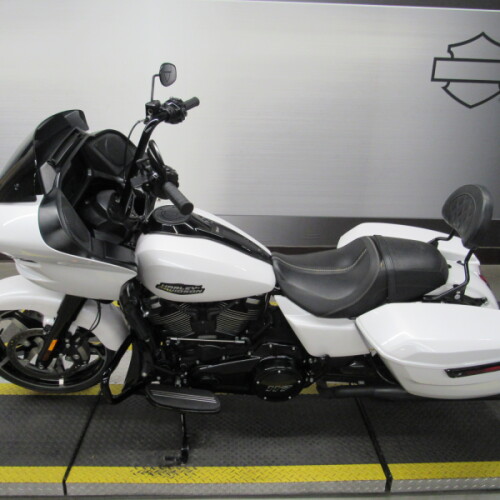 FLTRX 2024 Road Glide® thumb 0