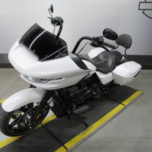FLTRX 2024 Road Glide® thumb 1