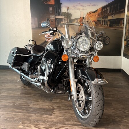 2016 Harley-Davidson® Road King® Vivid Black thumb 2