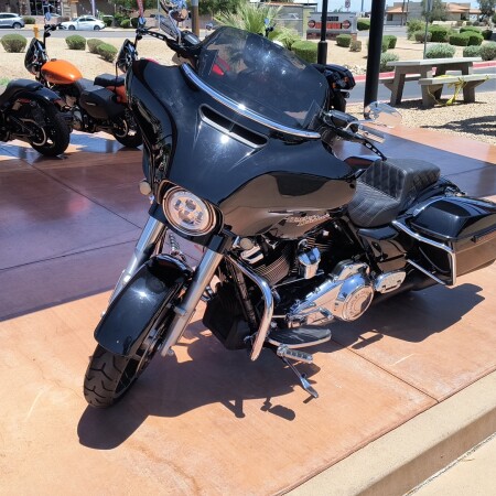 FLHXS 2017 Street Glide® Special thumb 1