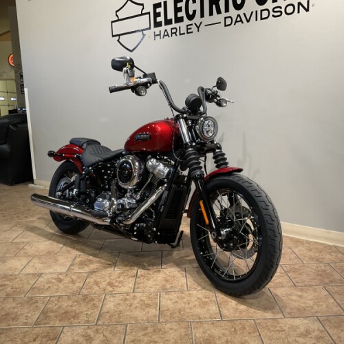 2026 Harley-Davidson® Street Bob® Brilliant Red Chrome Laced Wheels FXBB thumb 1