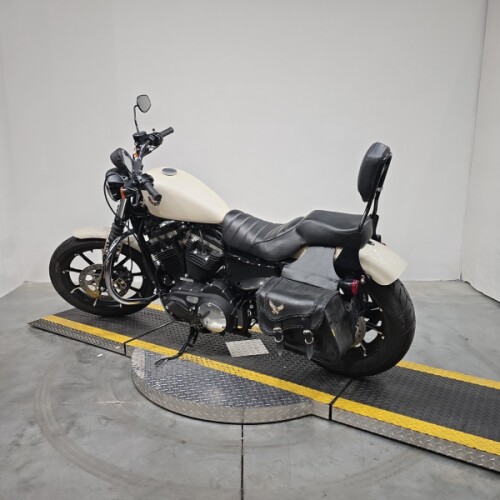 XL 883N 2022 Iron 883™ thumb 0