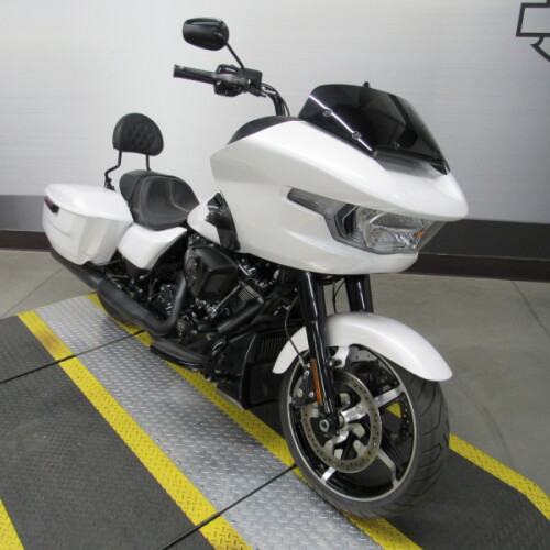 FLTRX 2024 Road Glide® thumb 3