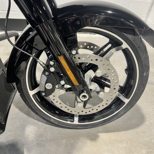 2026 Harley-Davidson® Street Glide® Vivid Black FLHX thumb 2