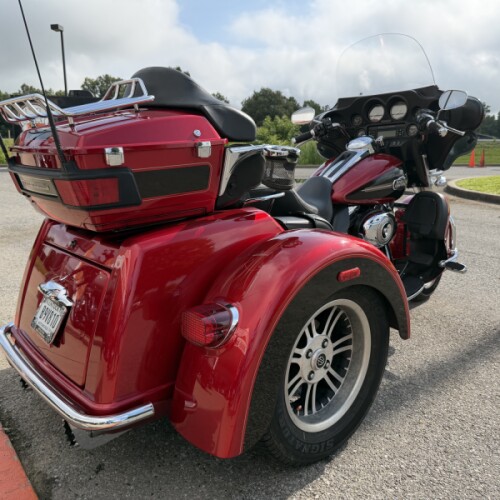 2012 Harley-Davidson® Tri Glide® Ultra Ember Red Sunglo/Merlot Sunglo thumb 1