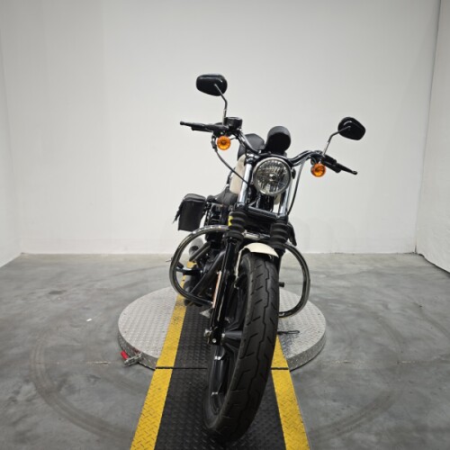 XL 883N 2022 Iron 883™ thumb 3