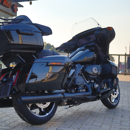 2026 Harley-Davidson® Street Glide Limited Vivid Black Black Trim thumb 0