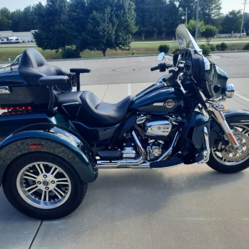 2024 Harley-Davidson® Tri Glide® Ultra Alpine Green / Vivid Black thumb 0