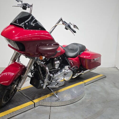 FLTRX 2021 Road Glide® thumb 2
