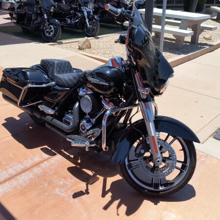 FLHXS 2017 Street Glide® Special thumb 3