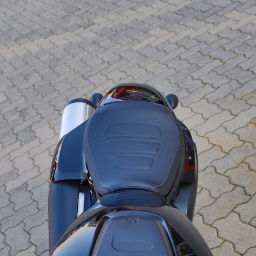 2025 Harley-Davidson® Sportster™ S Vivid Black thumb 1