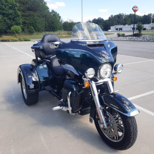 2024 Harley-Davidson® Tri Glide® Ultra Alpine Green / Vivid Black thumb 1