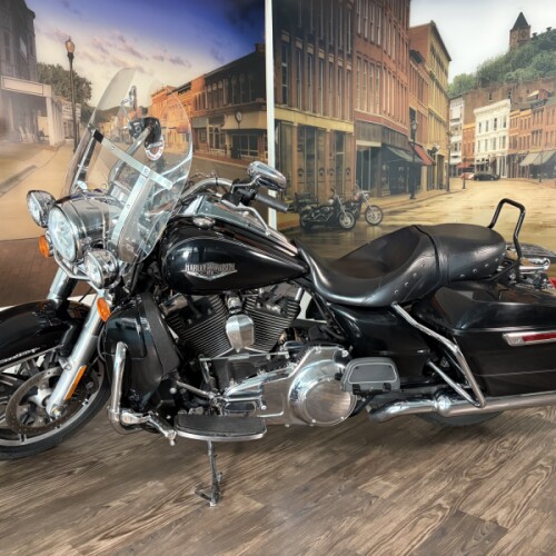 2016 Harley-Davidson® Road King® Vivid Black thumb 3