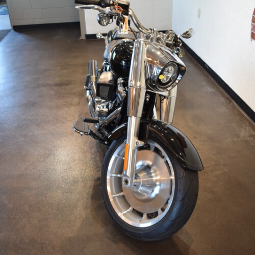 2026 Harley-Davidson® Fat Boy® Vivid Black Chrome Trim thumb 2