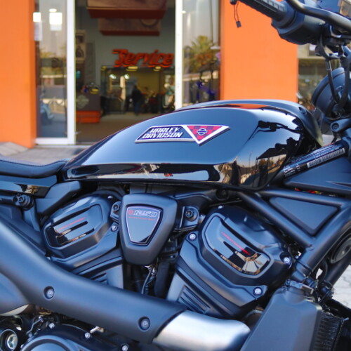 2025 Harley-Davidson® Sportster™ S Vivid Black thumb 3