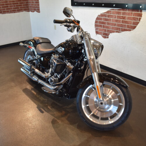 2026 Harley-Davidson® Fat Boy® Vivid Black Chrome Trim thumb 3