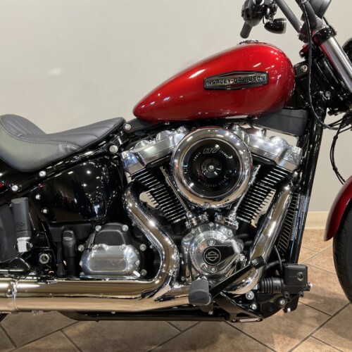 2026 Harley-Davidson® Street Bob® Brilliant Red Chrome Laced Wheels FXBB thumb 3